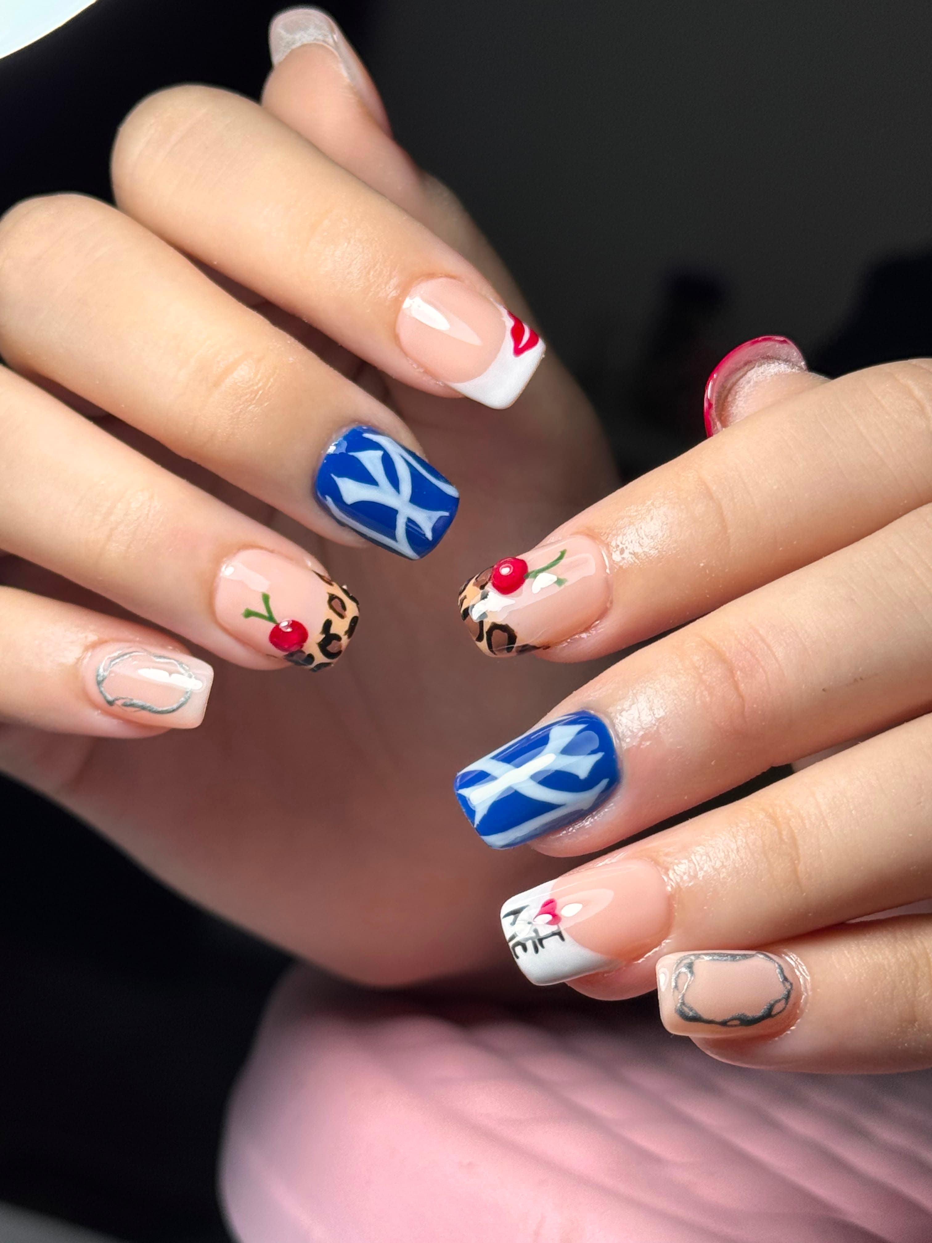Trabajo de manicura realizado en Mar Bella Studio 15