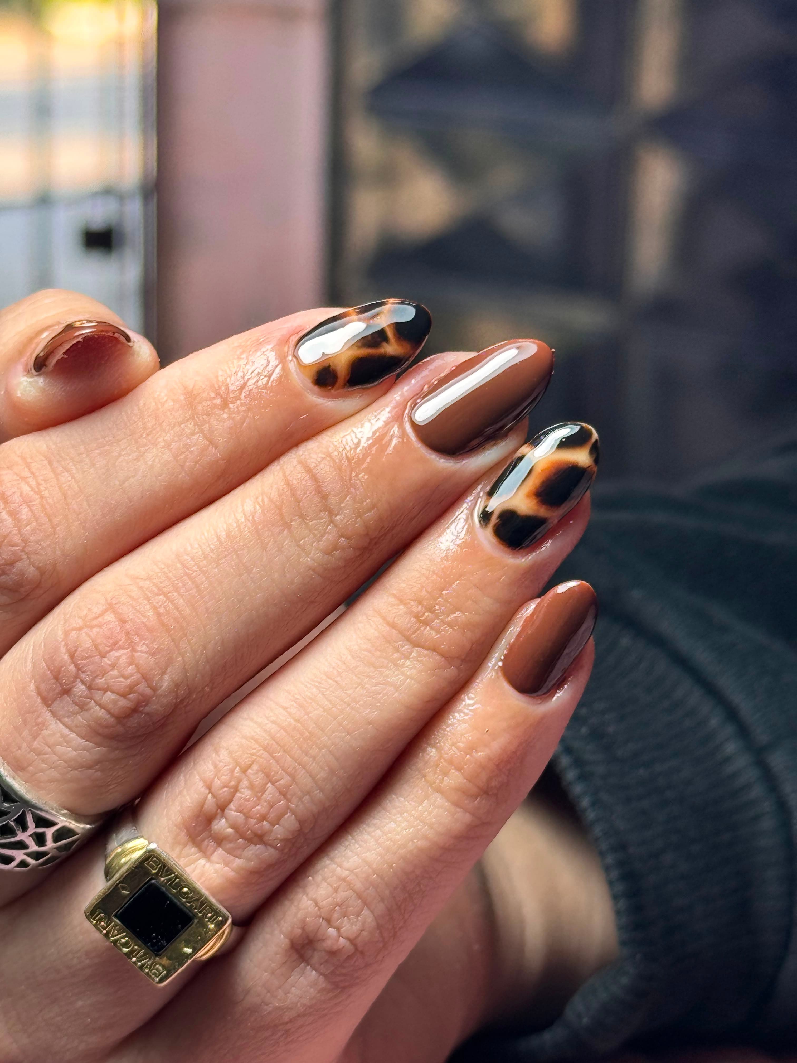 Trabajo de manicura realizado en Mar Bella Studio 17